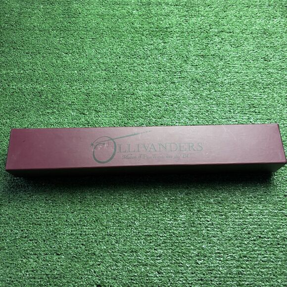 Ollivanders Wand Wizarding World of Harry Potter 14.75 Ash 3 2014 Universal NEW - Picture 3 of 4